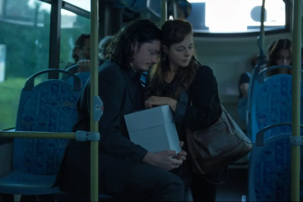 Charles Peccia Galletto e Laure Calamy in Mon ins\\u00E9parable , Les Films Pelleas